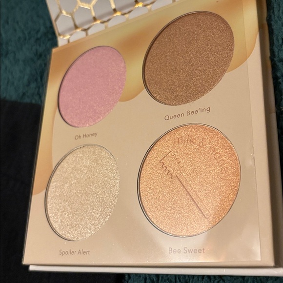 Beauty Bakerie Milk & Honey Highlighting Palette highlighter brand new - Picture 5 of 5